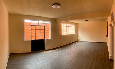 Se renta Casa cerca de Avenida Santana, Avenida Canal de Miramontes, Metro Taxqueña