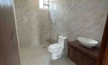 Se vende casa, excelente distribución. A un lado de la Universidad Tecnológica de Mineral de la Reforma