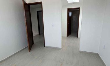 Se vende casa, excelente distribución. A un lado de la Universidad Tecnológica de Mineral de la Reforma