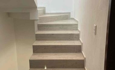 Se vende casa, excelente distribución. A un lado de la Universidad Tecnológica de Mineral de la Reforma