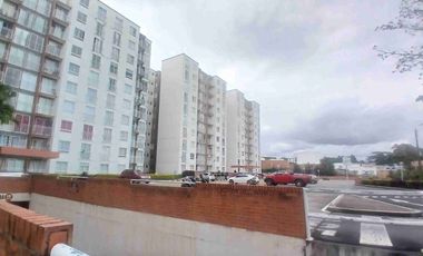 Área alquila apartamento de 3 habitaciones en segundo  piso.