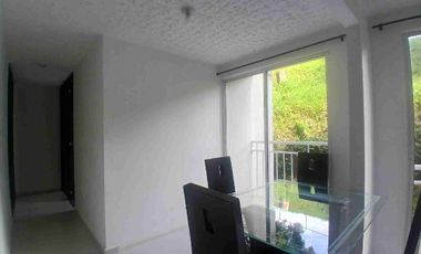 Área alquila apartamento de 3 habitaciones en segundo  piso.