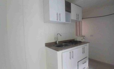 Área alquila apartamento de 3 habitaciones en segundo  piso.