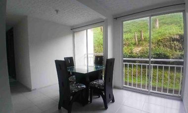 Área alquila apartamento de 3 habitaciones en segundo  piso.