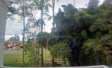 Área  alquila apartamento de 2 habitaciones mas estudio en sexto piso torre E.