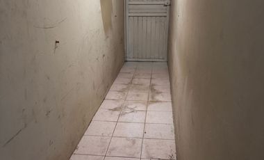 Se vende casa en 𝐂𝐨𝐥. 𝐆𝐫𝐚𝐧𝐣𝐚𝐬, A solo 2 cuadras de Av. Vallarta y Av. Zaragoza.