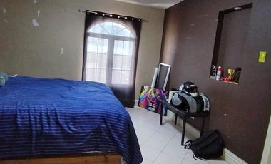 Se vende casa en 𝐂𝐨𝐥. 𝐆𝐫𝐚𝐧𝐣𝐚𝐬, A solo 2 cuadras de Av. Vallarta y Av. Zaragoza.