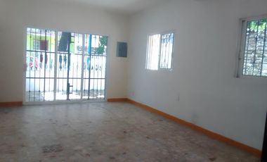 Casa Venta Amplio jardín cerca de playa Col Luis Echeverria Boca del Río