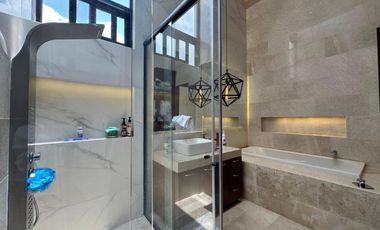 CASA EN RENTA EN EL MOLINO RESIDENCIAL & GOLF LEÓN, GTO ZONA NORTE.CON DOBLE ALTURA EN SALA.