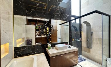 CASA EN RENTA EN EL MOLINO RESIDENCIAL & GOLF LEÓN, GTO ZONA NORTE.CON DOBLE ALTURA EN SALA.