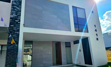 Renta casa en Coto Pontevedra en Capital Norte Zapopan