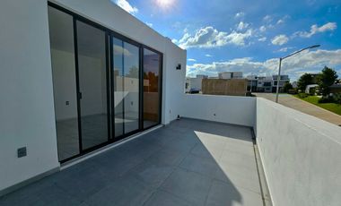Renta casa en Coto Pontevedra en Capital Norte Zapopan