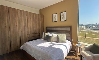 Casa con roof garden y recámara en planta baja en zona de Altozano