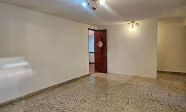 RENTO CASA EN LAS ARBOLEDAS, AMPLIA, IDEAL PARA FAMILIA GRANDE U OFICINA