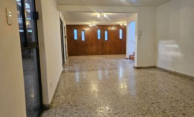 RENTO CASA EN LAS ARBOLEDAS, AMPLIA, IDEAL PARA FAMILIA GRANDE U OFICINA