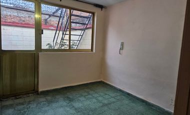 RENTO CASA EN LAS ARBOLEDAS, AMPLIA, IDEAL PARA FAMILIA GRANDE U OFICINA