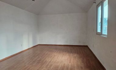 RENTO CASA EN LAS ARBOLEDAS, AMPLIA, IDEAL PARA FAMILIA GRANDE U OFICINA