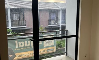 Dijual Rumah 2 Lantai di Cendana Prive Park Serpong