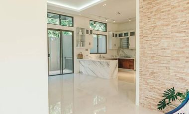 For Rent/Lease: Modern Semi-Furnished 5 Bedrooms House and Lot in Ayala West Grove,Silang