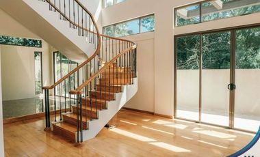 For Rent/Lease: Modern Semi-Furnished 5 Bedrooms House and Lot in Ayala West Grove,Silang