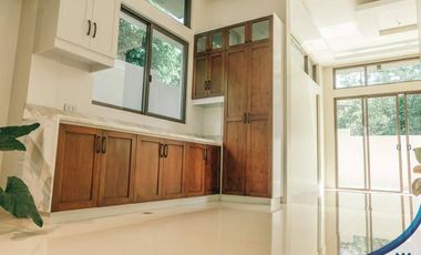 For Rent/Lease: Modern Semi-Furnished 5 Bedrooms House and Lot in Ayala West Grove,Silang