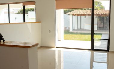 Amplia casa en renta en Villas de Irapuato