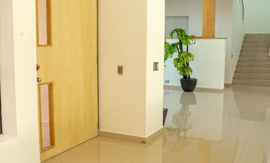 Amplia casa en renta en Villas de Irapuato