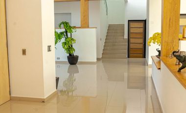 Amplia casa en renta en Villas de Irapuato