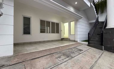 Rumah Eksklusif 4 Lantai Rooftop di Kawasan Prestisius Cilandak, Jakarta Selatan.