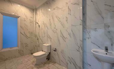 Rumah Eksklusif 4 Lantai Rooftop di Kawasan Prestisius Cilandak, Jakarta Selatan.