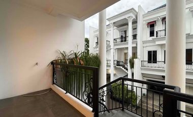 Rumah Eksklusif 4 Lantai Rooftop di Kawasan Prestisius Cilandak, Jakarta Selatan.