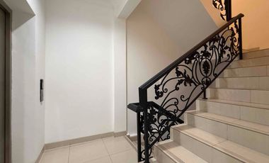 Rumah Eksklusif 4 Lantai Rooftop di Kawasan Prestisius Cilandak, Jakarta Selatan.