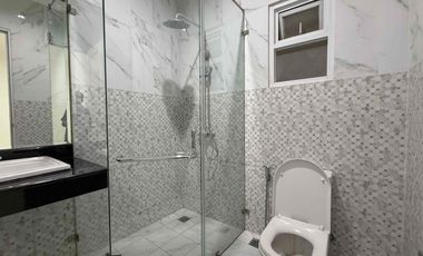 Rumah Eksklusif 4 Lantai Rooftop di Kawasan Prestisius Cilandak, Jakarta Selatan.