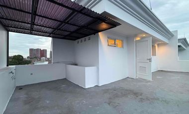 Rumah Eksklusif 4 Lantai Rooftop di Kawasan Prestisius Cilandak, Jakarta Selatan.