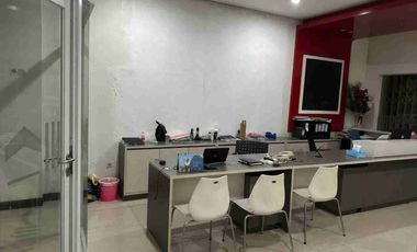Dijual Rumah Tinggal + Kantor/Tempat Usaha lokasi Jalan Besar Strategis