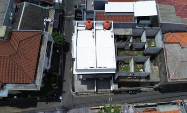 Selling House 3 Floor & Fully Furnished South Jakarta via Auction