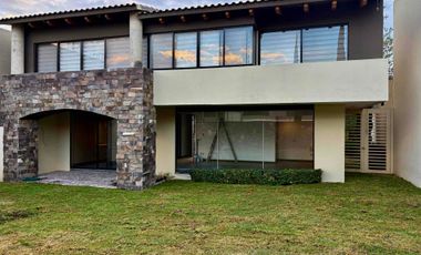 🏡 *HERMOSA CASA EN RENTA – CAMPIÑA, ZONA NORTE*
📍 Dentro de clúster privado con amenidades