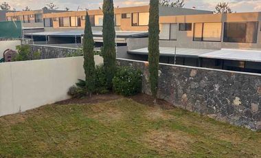 🏡 *HERMOSA CASA EN RENTA – CAMPIÑA, ZONA NORTE*
📍 Dentro de clúster privado con amenidades
