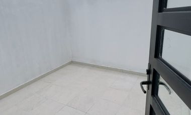 Venta de Casa Nueva con Roof Garden y Recámara en Planta Baja – Zona 11 Sur, Atrás de Aurrerá