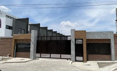 Venta de Casa Nueva con Roof Garden y Recámara en Planta Baja – Zona 11 Sur, Atrás de Aurrerá