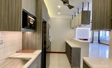 Modern 4 Bedroom Loft Brio Towers Condo For Sale Makati