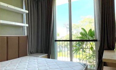 SEWAKAN PELICAN HILL , 2 LT MINIMALIS SIAP HUNI , FULL FURNISH BAGUS DI CITRALAND SURABAYA