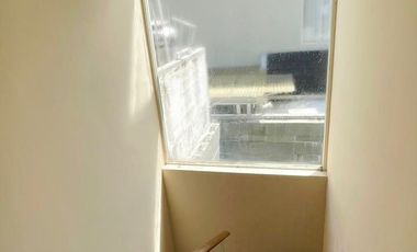 SEWAKAN PELICAN HILL , 2 LT MINIMALIS SIAP HUNI , FULL FURNISH BAGUS DI CITRALAND SURABAYA