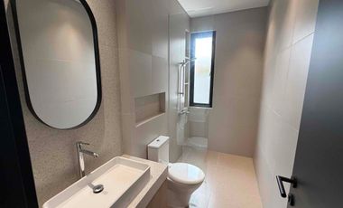 Rumah Mewah 2 Lantai Modern di Bojongsari, Kota Depok