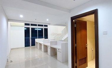 Terkoneksi Langsung ke Mall Central Park 2, Disewakan Neo Soho Residences Ebony 123M 2 Lantai Furnished Rapi bisa untuk Kantor Maupun Hunian Tinggal