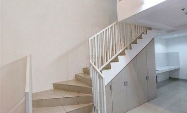 Terkoneksi Langsung ke Mall Central Park 2, Disewakan Neo Soho Residences Ebony 123M 2 Lantai Furnished Rapi bisa untuk Kantor Maupun Hunian Tinggal