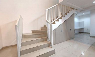 Terkoneksi Langsung ke Mall Central Park 2, Disewakan Neo Soho Residences Ebony 123M 2 Lantai Furnished Rapi bisa untuk Kantor Maupun Hunian Tinggal