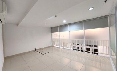 Terkoneksi Langsung ke Mall Central Park 2, Disewakan Neo Soho Residences Ebony 123M 2 Lantai Furnished Rapi bisa untuk Kantor Maupun Hunian Tinggal