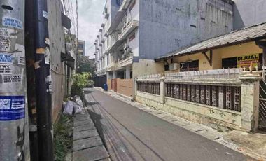 Rumah lama uk 14x14 dekat binus syahdan jakarta barat