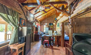 Propiedad en venta en Guachapala con amplio terreno y casa de campo